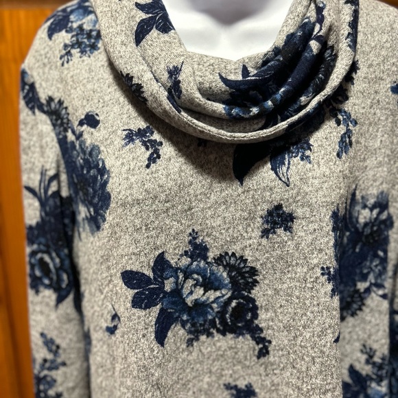 Apt 9 Cowl neck sweater - Picture 2 of 6